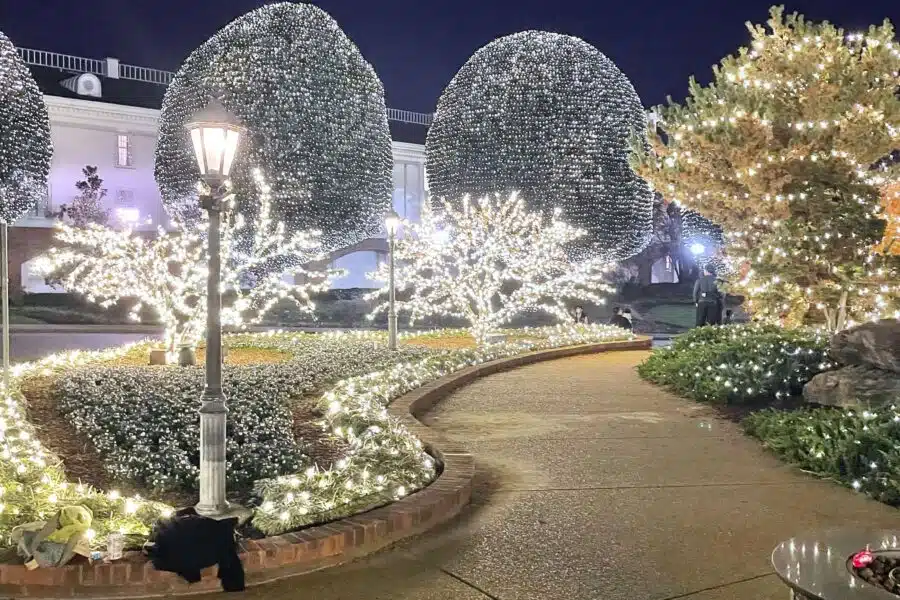 christmas lights at opryland hotel in nashville