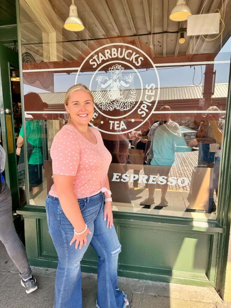 The very first starbucks in seattle washington